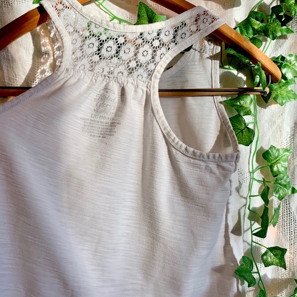 White racerback tank top 💕 - Picture 3 of 3